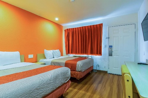 Motel 6-Bakersfield CA - Airport - image 33