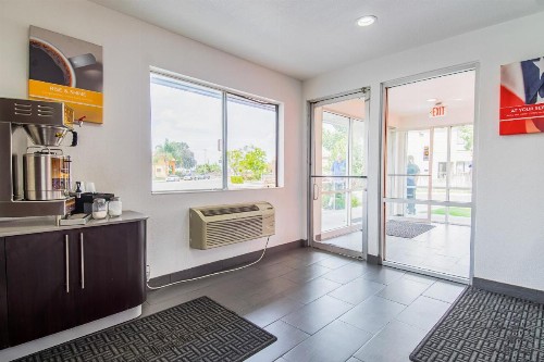 Motel 6-Bakersfield CA - Airport - image 45