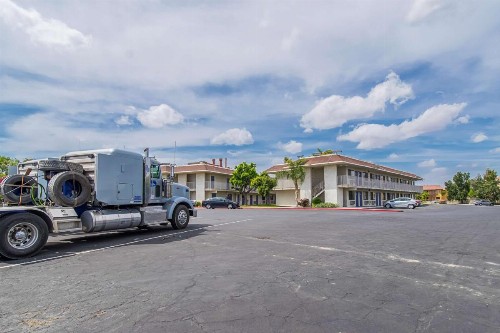 Motel 6-Bakersfield CA - Airport - image 6