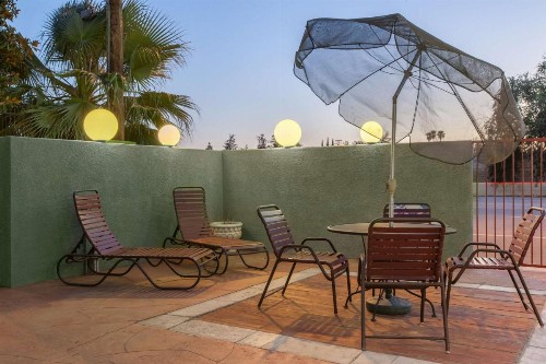 Americas Best Value Inn and Suites Bakersfield Central - image 11