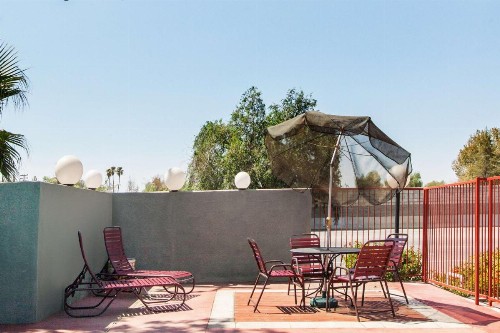Americas Best Value Inn and Suites Bakersfield Central - image 16