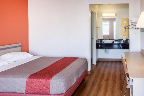 Motel 6-Bakersfield CA - Convention Center - image 16