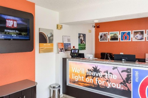 Motel 6-Bakersfield CA - Convention Center - image 32