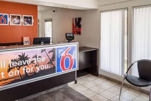 Motel 6-Bakersfield CA - Convention Center - image 34