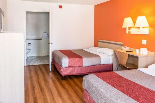 Motel 6-Bakersfield CA - Convention Center - image 39