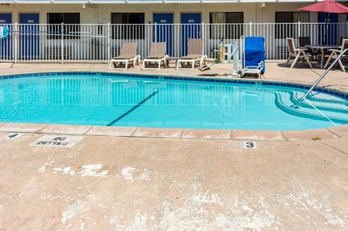 Motel 6-Bakersfield CA - Convention Center - image 8