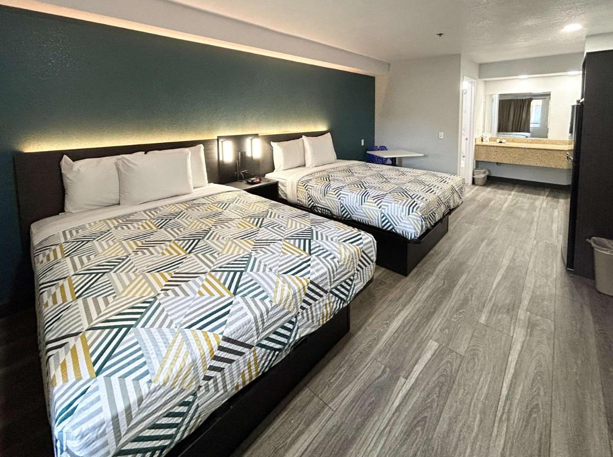 Bakersfield Inn & Suites - main image