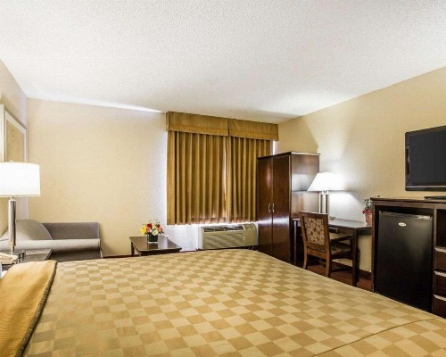 Rodeway Inn and Suites Bakersfield - image 10