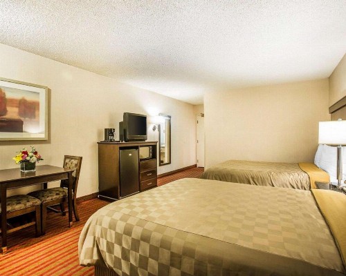 Rodeway Inn and Suites Bakersfield - image 11