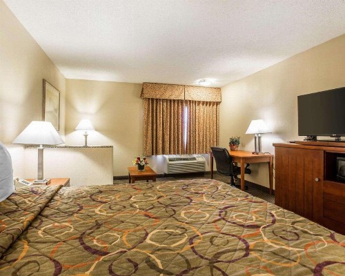 Rodeway Inn and Suites Bakersfield - image 18