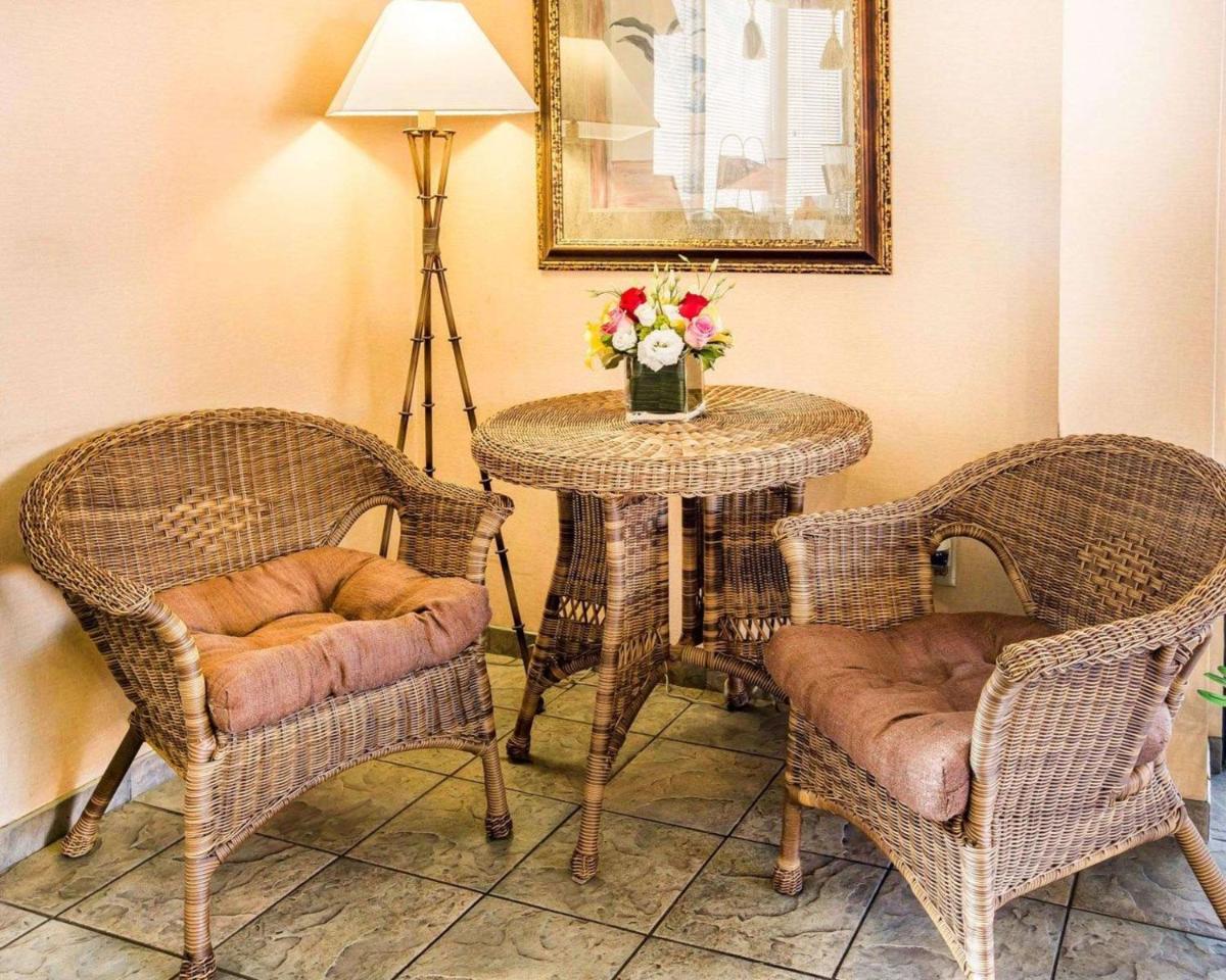 Rodeway Inn and Suites Bakersfield - image 4
