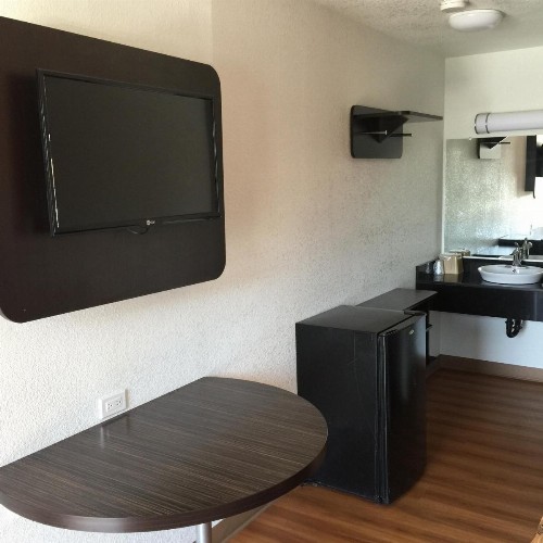 Motel 6 Bakersfield - image 18