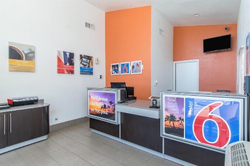 Motel 6 Bakersfield - image 32