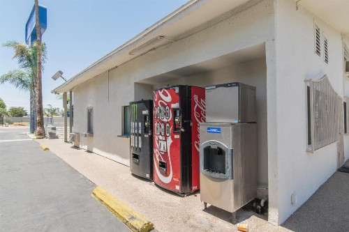Motel 6 Bakersfield - image 36