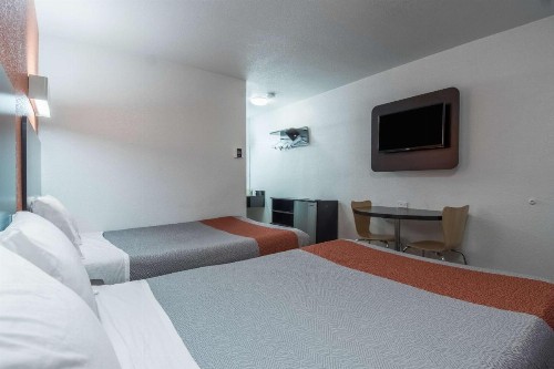Motel 6 Bakersfield - image 47