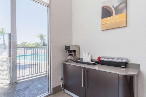 Motel 6 Bakersfield - image 49