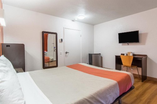 Motel 6 Bakersfield - image 5