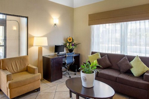 Sleep Inn & Suites Bakersfield North - image 10