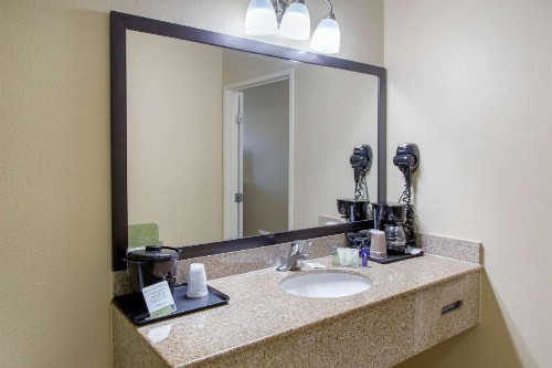 Sleep Inn & Suites Bakersfield North - image 24