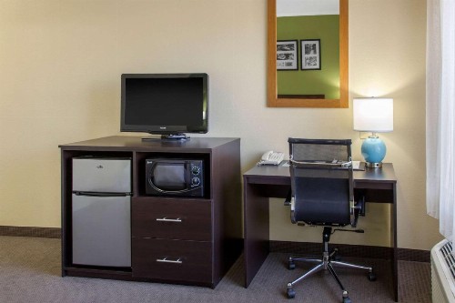 Sleep Inn & Suites Bakersfield North - image 4