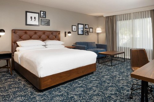 Four Points by Sheraton Bakersfield - image 17