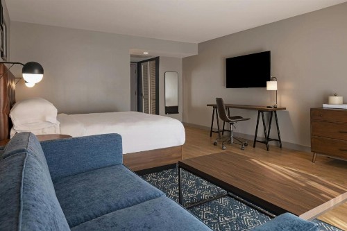 Four Points by Sheraton Bakersfield - image 26