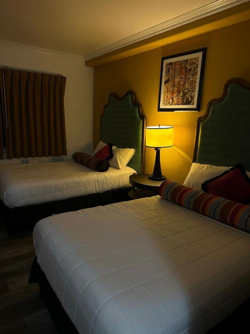 Knights Inn & Suites Bakersfield - image 16
