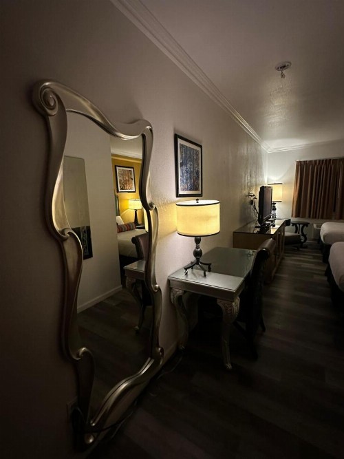 Knights Inn & Suites Bakersfield - image 18