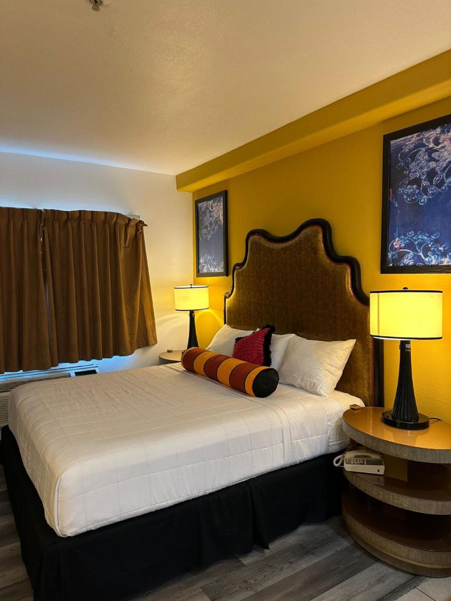 Knights Inn & Suites Bakersfield - image 6