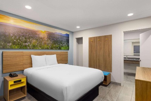 Rosedale Inn Bakersfield - image 1