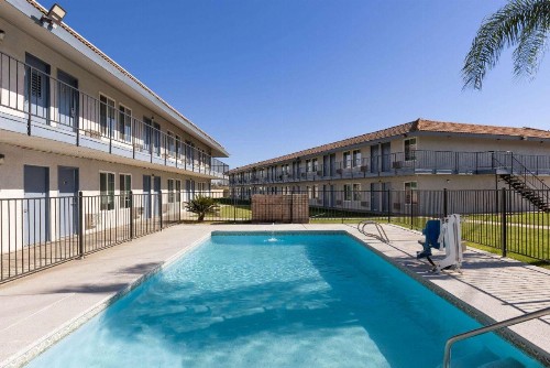 Rosedale Inn Bakersfield - image 12