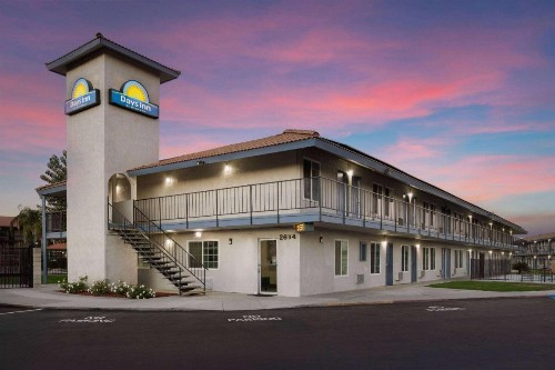 Rosedale Inn Bakersfield - image 2