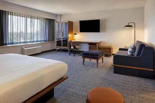 Courtyard by Marriott Baldwin Park - image 12