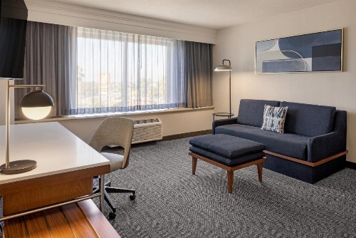 Courtyard by Marriott Baldwin Park - image 16