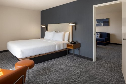 Courtyard by Marriott Baldwin Park - image 18