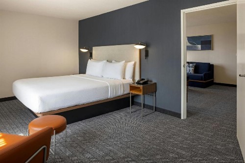 Courtyard by Marriott Baldwin Park - image 21