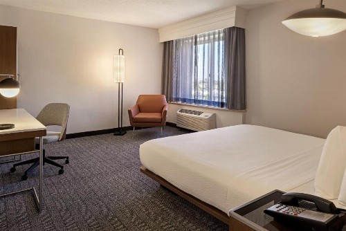 Courtyard by Marriott Baldwin Park - image 23