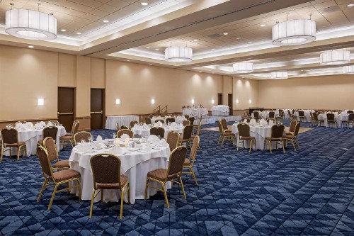 Courtyard by Marriott Baldwin Park - image 34