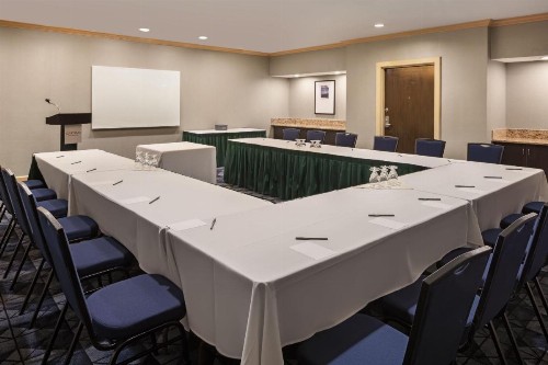 Courtyard by Marriott Baldwin Park - image 36
