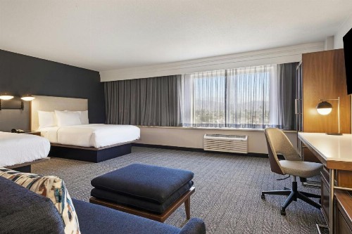 Courtyard by Marriott Baldwin Park - image 7