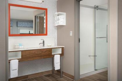 Hampton Inn Baltimore-Downtown-Convention Center - image 14
