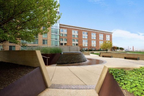 Hilton Garden Inn Baltimore Inner Harbor - image 2