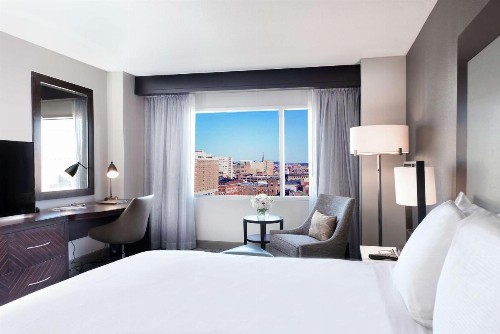 Hilton Baltimore Inner Harbor - image 23