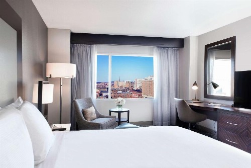Hilton Baltimore Inner Harbor - image 24
