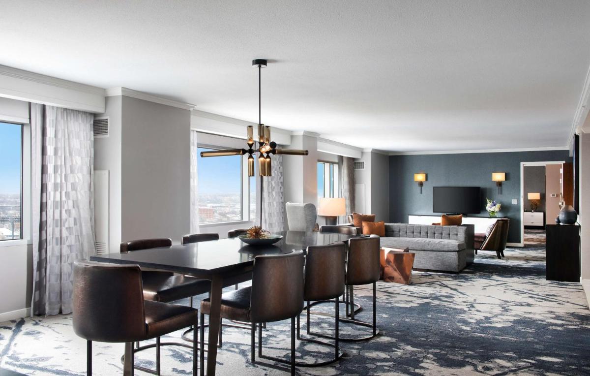 Hilton Baltimore Inner Harbor - image 4