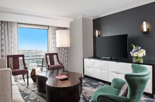 Hilton Baltimore Inner Harbor - image 40