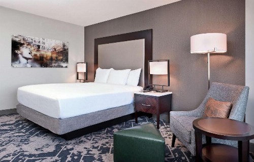 Hilton Baltimore Inner Harbor - image 47