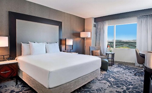 Hilton Baltimore Inner Harbor - image 50