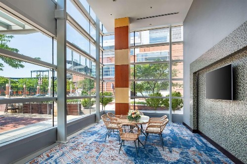 Hilton Baltimore Inner Harbor - image 6
