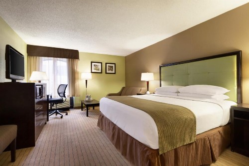 Days Inn by Wyndham Baltimore Inner Harbor - image 20